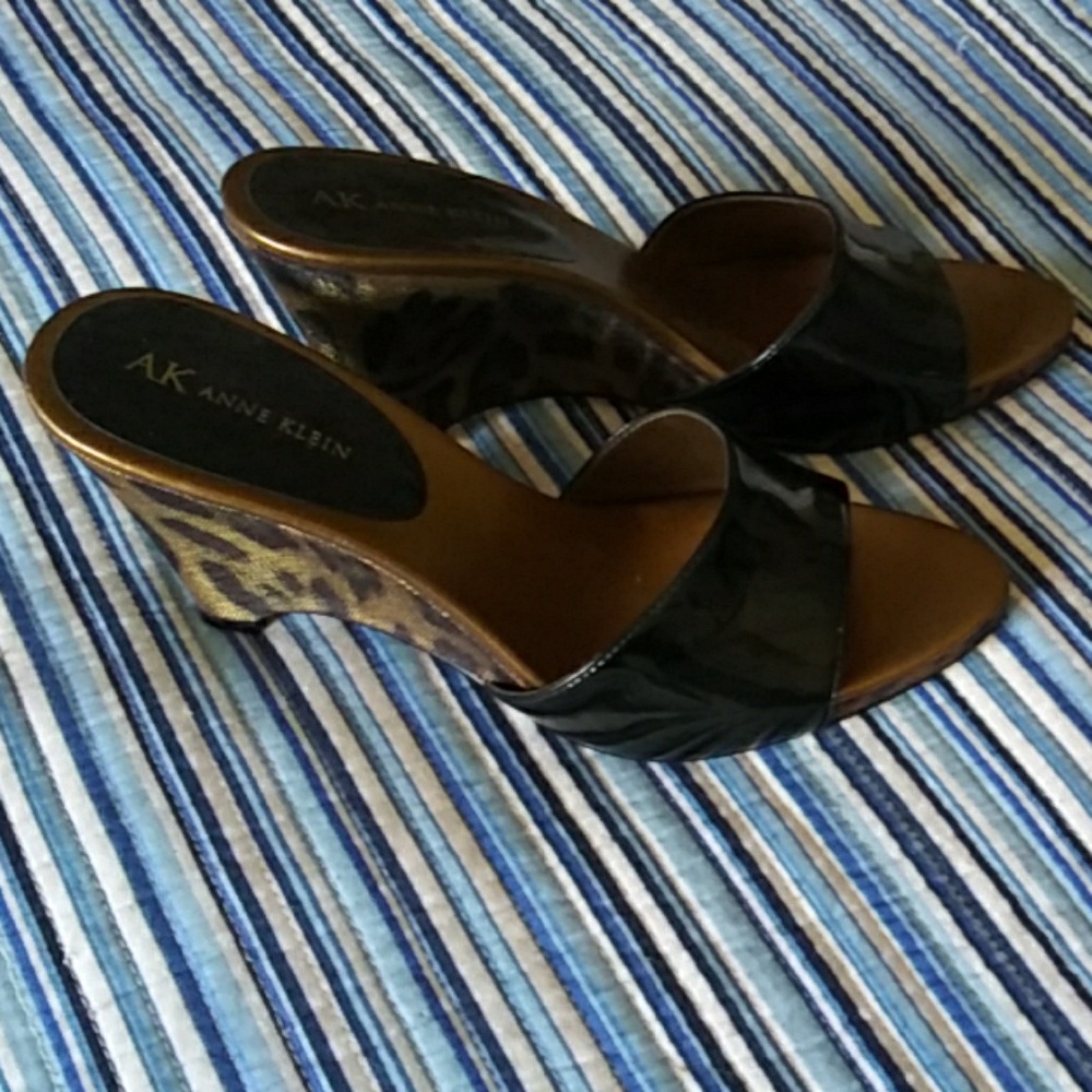 Anne Klein dress wedge Patent leather sz 8.5